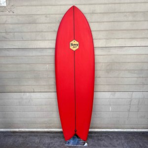 honey-retro-fish-red